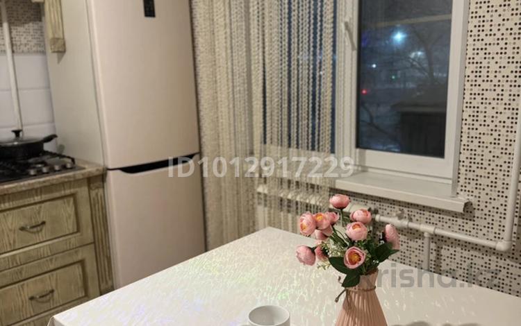 1-бөлмелі пәтер · 50 м², 11 ш/а. 115, бағасы: 2 000 ₸ в Актобе, мкр 11 — фото 2