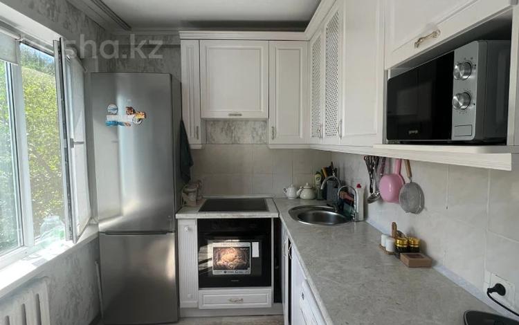 4-комнатная квартира · 60 м² · 4/5 этаж, Михаэлиса 8/1 за 23.8 млн 〒 в Усть-Каменогорске — фото 9