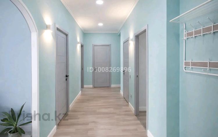 3-комнатная квартира · 97.7 м² · 10/10 этаж, мкр Аксай-1 11/9 за 72 млн ₸ в Алматы, Ауэзовский р-н — фото 17