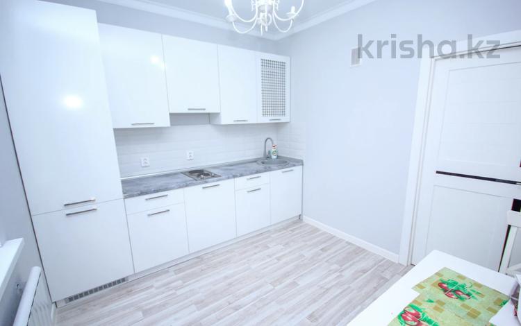 1-комнатная квартира, 38 м², 5/5 этаж, мкр Самал-2