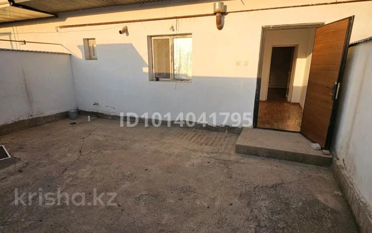 4-комнатная квартира · 43 м² · 1/1 этаж, мкр Достык 241 — Школа 69 за 100 000 ₸ в Шымкенте, Абайский р-н — фото 2