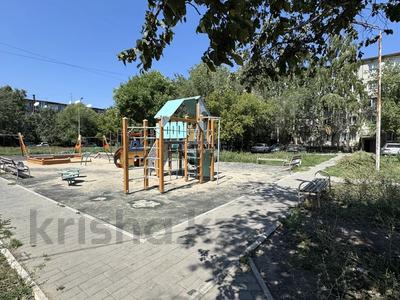 2-комнатная квартира · 50 м² · 2/5 этаж, Шакарима 93 — Ворошилова,Михаэлиса,Космическая,Абая за 19.7 млн ₸ в Усть-Каменогорске