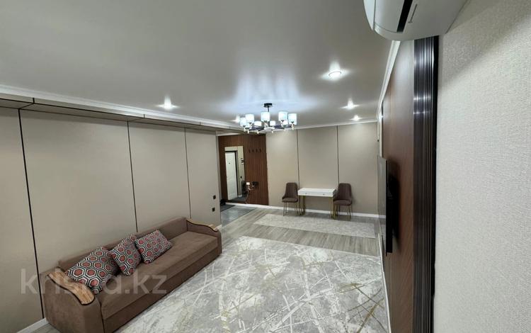 3-бөлмелі пәтер · 90 м² · 4/5 қабат, Самал, бағасы: 41.8 млн ₸ в Талдыкоргане, мкр Самал — фото 20