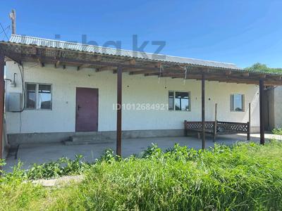 Отдельный дом · 2 комнаты · 80 м² · 67 сот., мкр Акбулым, Ақбұлым ш/а. за 30 000 ₸ в Таразе