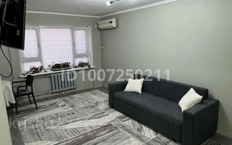 1-бөлмелі пәтер · 35 м² · 2/4 қабат, Абая 11 — Цент акимат, бағасы: 10 000 ₸ в Кентау — фото 2