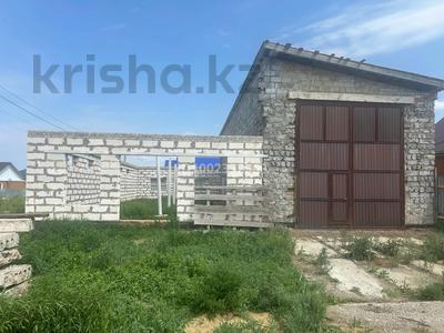 Отдельный дом · 4 комнаты · 300 м² · 6.5 сот., Центр за 16 млн 〒 в Дружбе