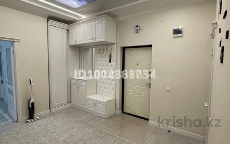 2-бөлмелі пәтер · 65.7 м² · 3/10 қабат, 31-й мкр 12 — Рядом Хазар базара, бағасы: 22 млн ₸ в Актау — фото 2