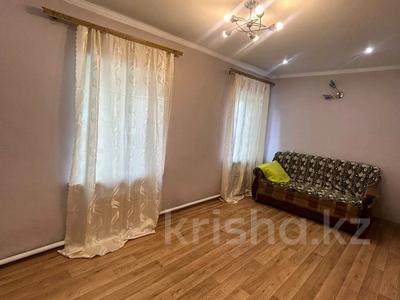 Отдельный дом · 3 комнаты · 71 м², Омская за 250 000 〒 в Алматы, Жетысуский р-н
