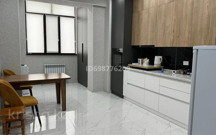 2-бөлмелі пәтер · 87 м² · 7/9 қабат, 17-й мкр 30, бағасы: 270 000 ₸ в Актау — фото 2