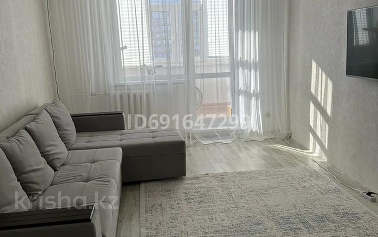 3-комнатная квартира, 64 м², 4/5 этаж, 10 микр 8