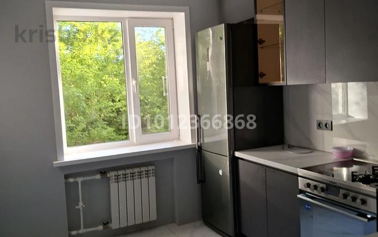 2-бөлмелі пәтер · 52 м² · 3/9 қабат, Жилой р-н Юго-Восток 4/4 — Магазин зета, бағасы: 23 млн ₸ в Караганде — фото 2
