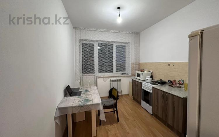 2-комнатная квартира, 64 м², 4/13 этаж, Алгабас-1 65