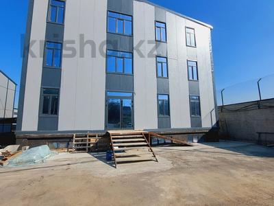 Свободное назначение, офисы, магазины и бутики, склады, общепит, салоны красоты, фитнес и спорт, образование, развлечения, конференц-залы, кабинеты и рабочие места, студии · 800 м² за 4 млн 〒 в Алматы, Жетысуский р-н
