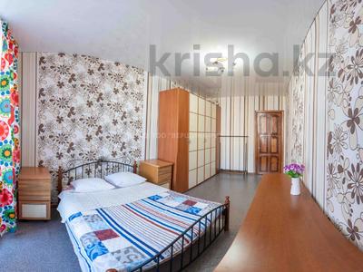 2-комнатная квартира, 65 м², 3 этаж посуточно, Торайгырова 77 за 14 000 〒 в Павлодаре