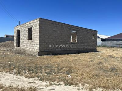 Участок · 8 соток, мкр Бирлик-2, Ул 18 уч 3 18 — Бирлик -2 ден жер сатылады вр.гос.ак 10*8 фундамент куйылып тасы котерилген! за 8.5 млн ₸ в Атырау