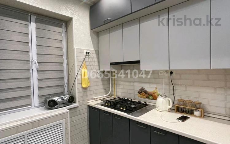 3-комнатная квартира, 70.4 м², 1/6 этаж, 32В мкр 2