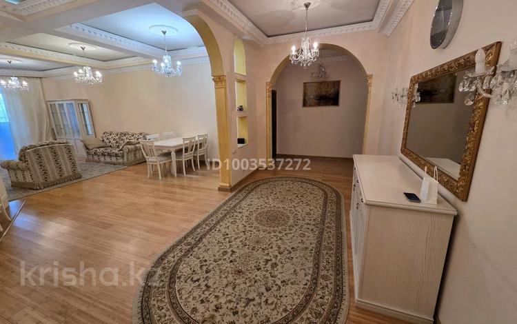 3-комнатная квартира · 162 м² · 2/8 этаж, Омаровой 33 за 600 000 〒 в Алматы, Медеуский р-н — фото 17