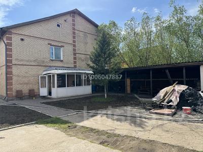 Отдельный дом · 8 комнат · 300 м², Ер Косай 15 за 1 млн 〒 в Астане, Алматы р-н