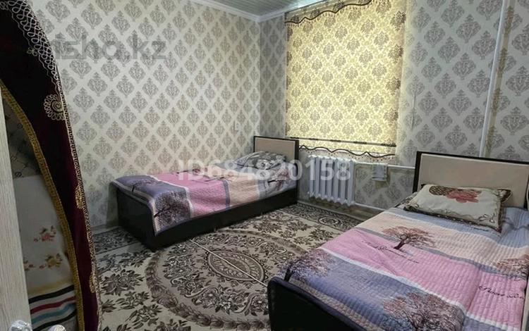 1 комната, 54 м², ул. Нишанова 43 за 35 000 〒 в Туркестане — фото 2