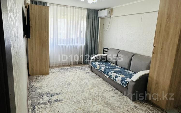 2-бөлмелі пәтер · 48 м² · 4/5 қабат, 2 микрорайон 7 — Остановка мерей, бағасы: 15 млн ₸ в Атырау, мкр Авангард-2 — фото 2
