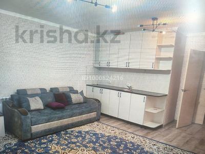 Пәтерлер в Туркестанской обл.: 2-бөлмелі пәтер · 52 м² · 2/12 қабат, 9-көше 32/1 — 28-мектеп қасында орналасқан, бағасы: 16.8 млн 〒 2-бөлмелі пәтер · 52 м² · 2/12 қабат, 9-көше 32/1 — 28-мектеп қасында орналасқан, бағасы: 16.8 млн 〒 в Туркестане