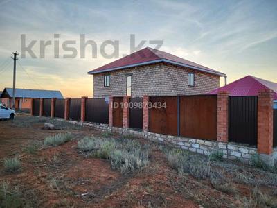 Отдельный дом · 4 комнаты · 240 м² · 10 сот., Ақшат 86 за 25 млн 〒 в Актобе, жилой массив Акшат