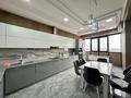 4-бөлмелі пәтер · 200 м² · 5/16 қабат, Кунаева 39, бағасы: 450 000 〒 в Шымкенте, Аль-Фарабийский р-н — фото 9
