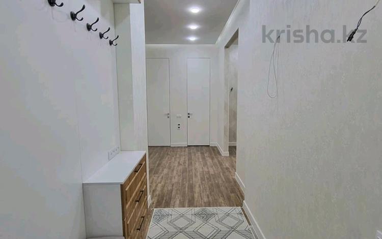 3-бөлмелі пәтер · 100.4 м² · 3/16 қабат, 16-й мкр , ​16-й микрорайон 64, бағасы: 38.5 млн ₸ в Актау — фото 2