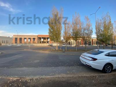 Отдельный дом · 7 комнат · 270 м² · 15 сот., Жумабаева 17 / 3 — проспект Бауыржана Момышулы за 250 млн 〒 в Астане, Алматы р-н