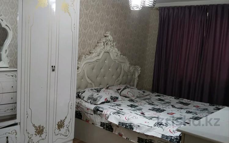 3-бөлмелі пәтер · 60 м² · 1/3 қабат, Айбергенова 3 — Айбергенова, бағасы: 13 000 〒 в Шымкенте, Абайский р-н — фото 2