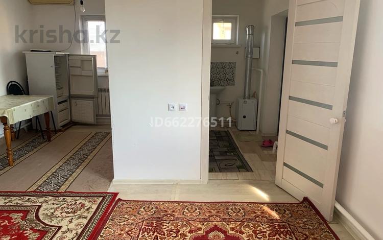 Отдельный дом · 2 комнаты · 40 м² · 0.9 сот., мкр Атырау 19 за 65 000 〒 — фото 6