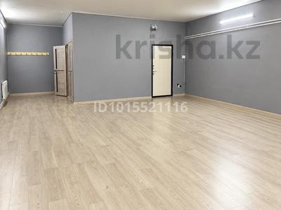 Свободное назначение, офисы, магазины и бутики, склады, фитнес и спорт, образование, кабинеты и рабочие места, студии · 72 м² за 180 000 ₸ в Уральске