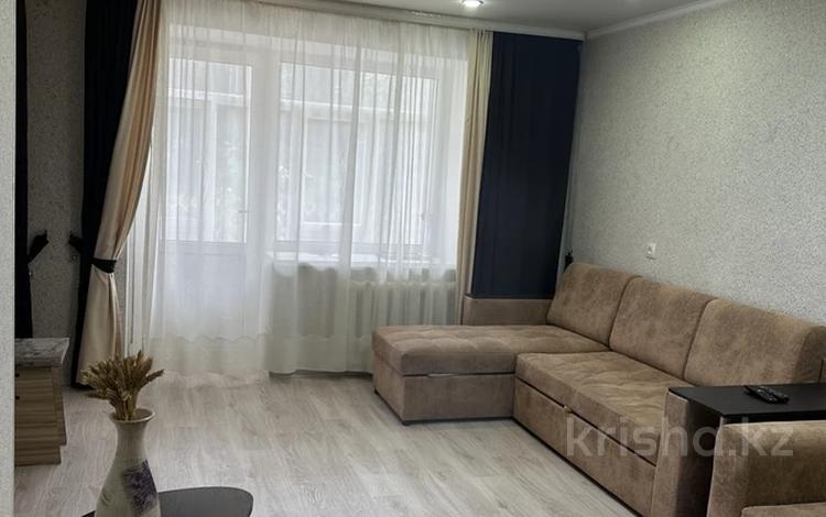 1-комнатная квартира · 35 м² · 1/5 этаж, мкр Айгуль 61/1 за 120 000 ₸ в Уральске — фото 2
