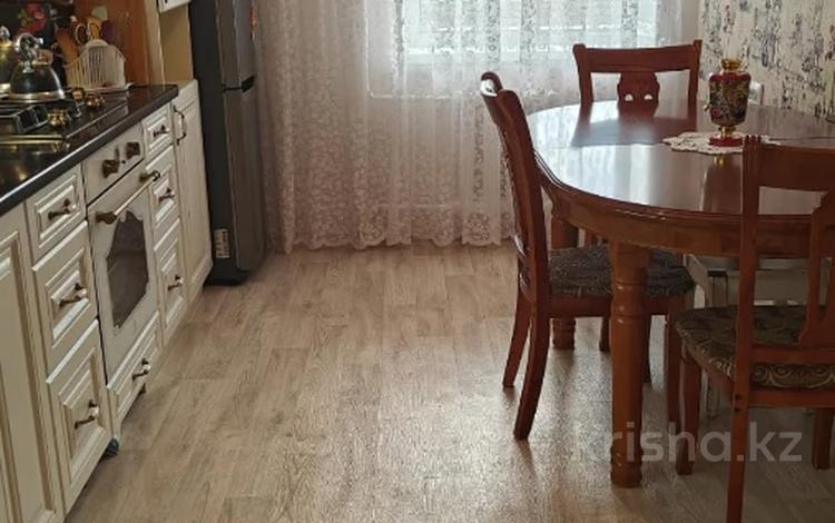 2-бөлмелі пәтер · 62 м² · 8/10 қабат, мкр 12, бағасы: 20.5 млн ₸ в Актобе — фото 6