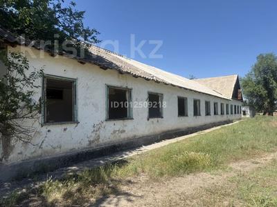 Жеке үй · 37 бөлме · 1200 м² · 40 сот., Школьная, бағасы: 2.7 млн ₸ в Кордае