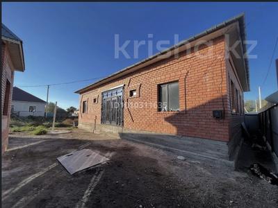 Отдельный дом · 7 комнат · 180 м² · 8 сот., Еңбек 8 56 — улица енбек за 26 млн 〒 в 