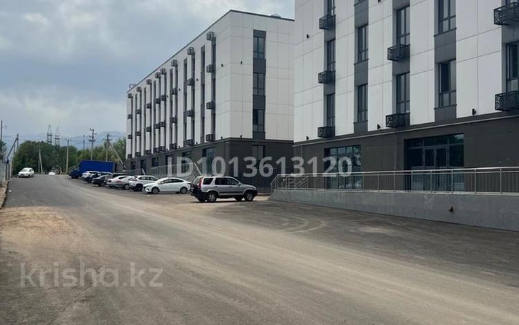 Еркін, кеңселер, дүкендер мен бутиктер, жқб, автосервистер мен көлік жуу, сұлулық салондары, медорталықтар мен дәріханалар, білім орталықтары, ойын-сауық · 63.6 м², бағасы: 35 млн ₸ в Каскелене — фото 11