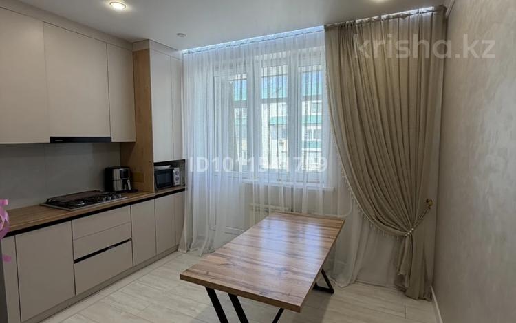2-комнатная квартира · 57.7 м² · 3/4 этаж, мкр Нурсая 6 — Нурсая спорт кешені за 26 млн ₸ в Атырау — фото 2