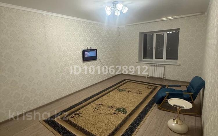 2-комнатная квартира · 70 м² · 3/9 этаж, мкр. Алтын орда 25г за 160 000 ₸ в Актобе — фото 2
