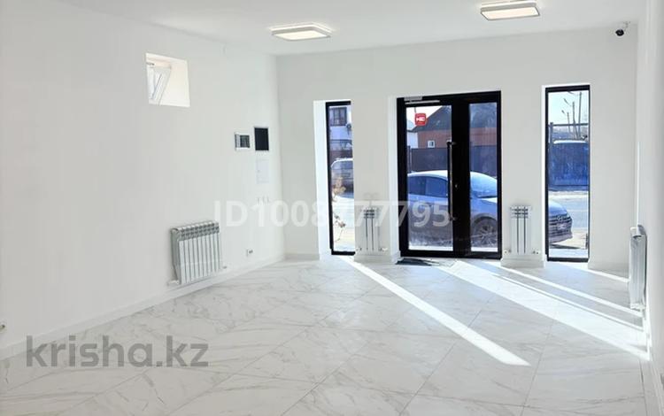 Свободное назначение · 55 м² за 370 000 ₸ в Атырау — фото 8