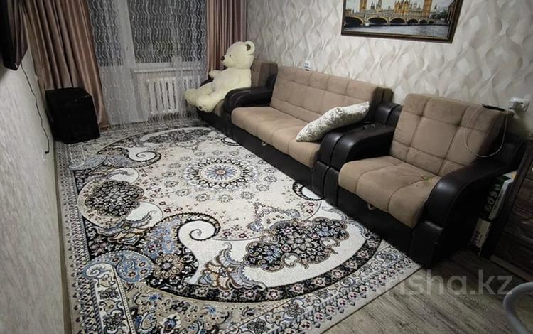 3-комнатная квартира · 63.3 м² · 3/5 этаж, Казахстан 110/1 за 23.5 млн ₸ в Усть-Каменогорске — фото 2
