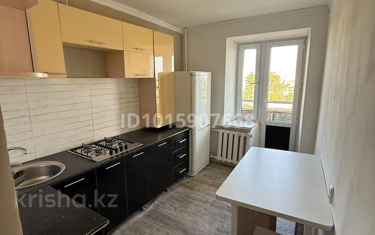 2-комнатная квартира · 50 м² · 9/9 этаж, мкр Юго-Восток, Республика 32 за 200 000 ₸ в Караганде, Казыбек би р-н — фото 2