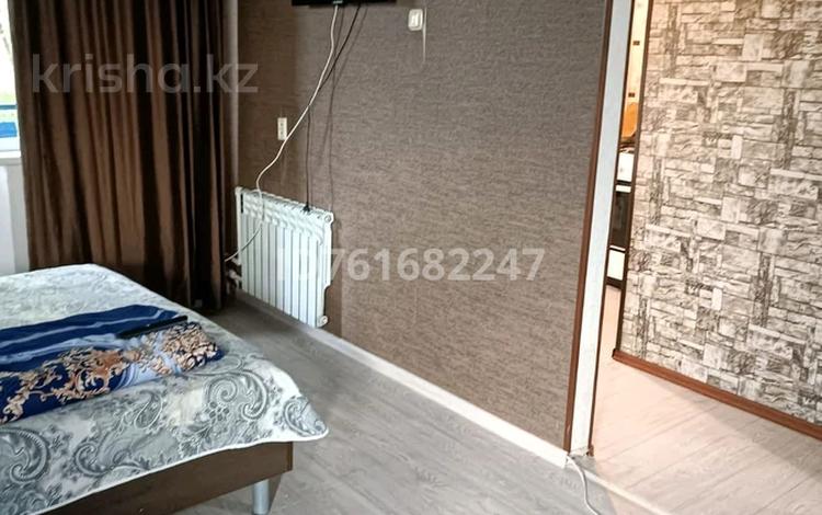 1-комнатная квартира · 30.7 м² · 5/5 этаж, Майкудук, Майкудук, 13й микрорайон 32 — Возле магазина Мактуб за 7 млн 〒 в Караганде, Алихана Бокейханова р-н — фото 2