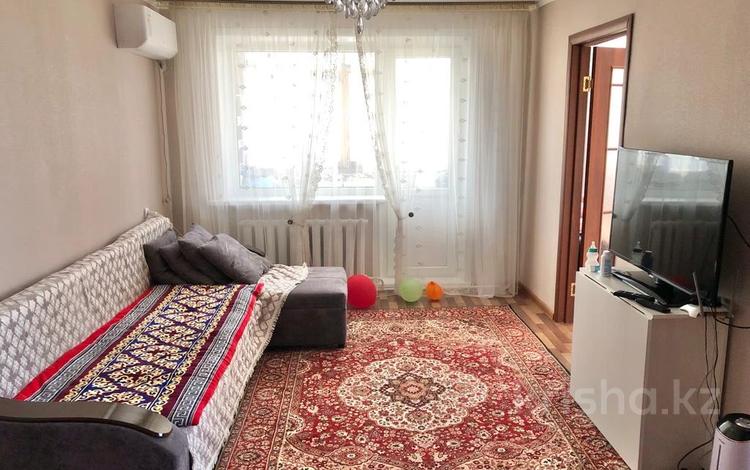 4-бөлмелі пәтер, 61 м², 5/5 қабат, Майкудук, 16й микрорайон, бағасы: 14.7 млн 〒 в Караганде, Алихана Бокейханова р-н — фото 2