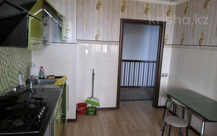 2-бөлмелі пәтер · 64 м² · 4/5 қабат, Балапанова, бағасы: 180 000 〒 в Талдыкоргане, мкр Коктем — фото 2