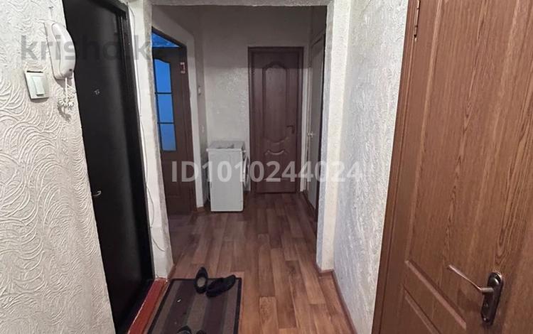 2-бөлмелі пәтер · 52 м² · 4/5 қабат, Койбакова 12 — Район Гамалея, бағасы: 13 млн ₸ в Таразе — фото 2
