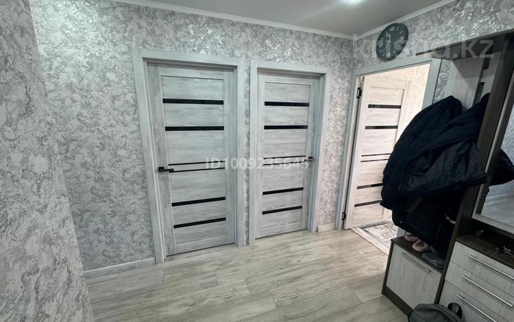 3-бөлмелі пәтер · 63.2 м² · 4/5 қабат, мкр Юго-Восток, 28й микрорайон 28 — проспект Республики 28, бағасы: 24 млн ₸ в Караганде, Казыбек би р-н — фото 2