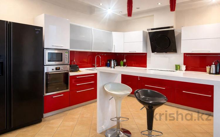 5-комнатная квартира · 260 м² · 12/22 этаж, Достык 160 за 230 млн ₸ в Алматы, Медеуский р-н — фото 2