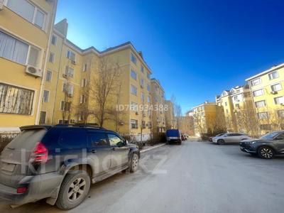 Продажа квартир в Мангистауской обл.: 3-комнатная квартира · 92.7 м² · 5/5 этаж, 15-й мкр 66а за ~ 26.5 млн 〒 3-комнатная квартира · 92.7 м² · 5/5 этаж, 15-й мкр 66а за ~ 26.5 млн 〒 в Актау
