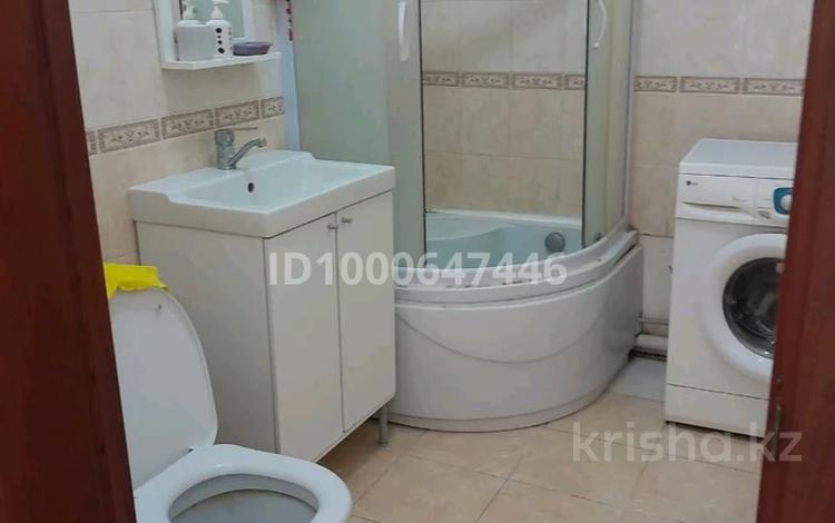 2-комнатная квартира · 32 м² · 3/5 этаж, Баймуханова 8 — Арбат за 10 000 ₸ в Атырау, мкр Привокзальный-5 — фото 2